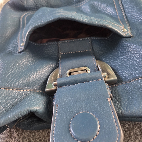 B. Makowsky Blue Leather Crossbody Bag - Picture 5 of 7